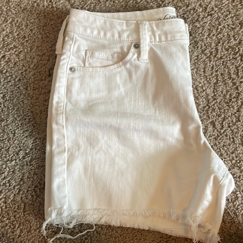 white jean shorts 6/28r